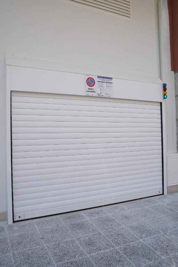 La Perla Di Bari - Private Parking Appartement Buitenkant foto